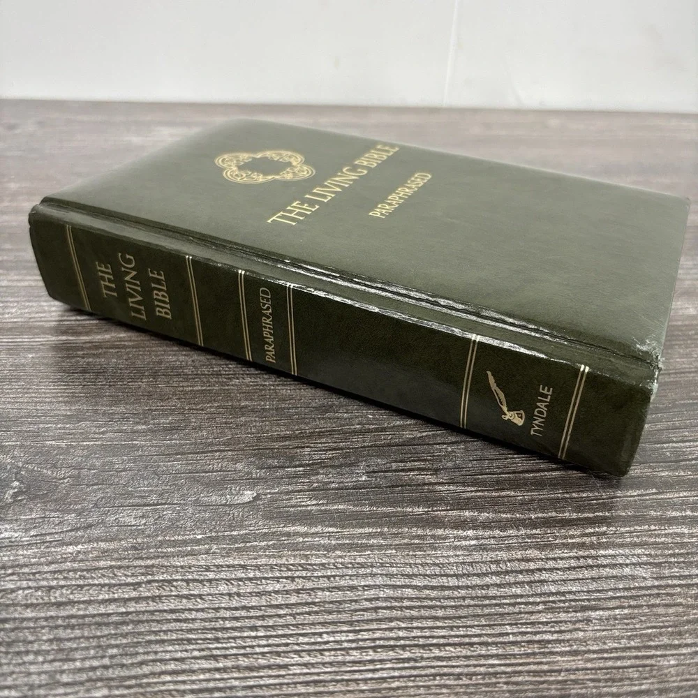 The Living Bible Paraphrased 1981 Green Hardcover Tyndale Vintage 70s 80s